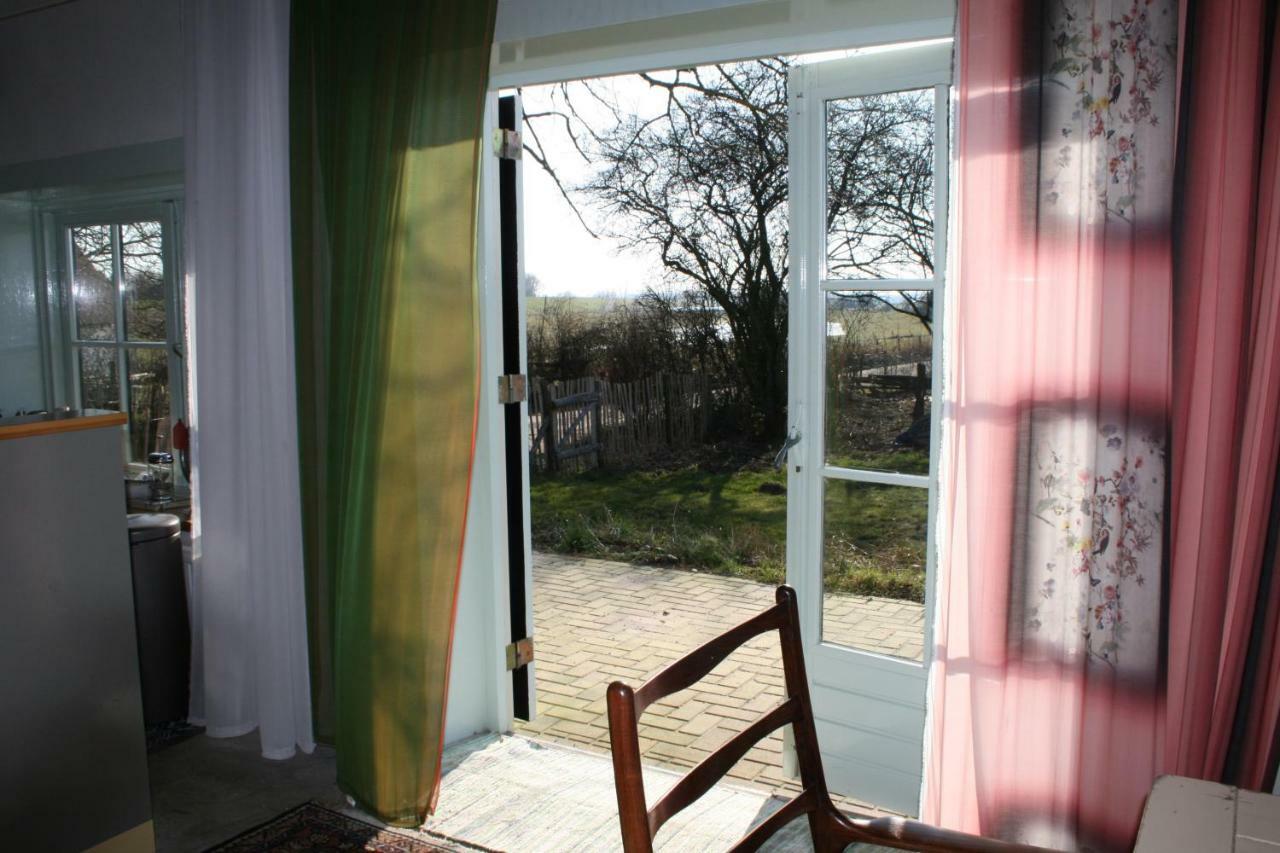 Unique Place On The River Waal Heerewaarden Exterior photo